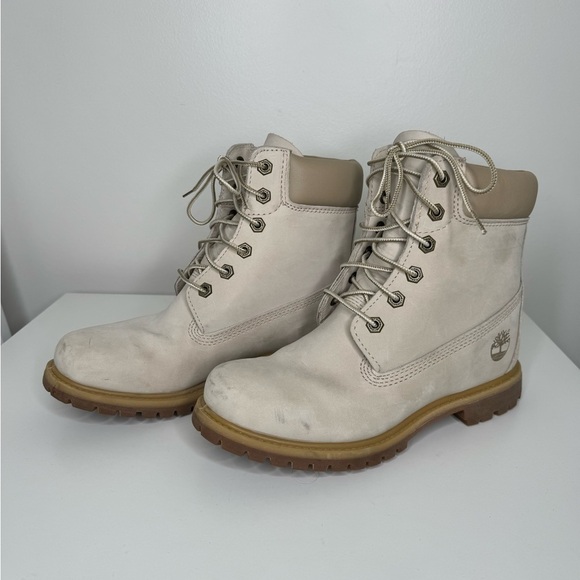 Timberland Cream Leather Boots - Classic Style and Durability for Every Season - Picture 1 of 7